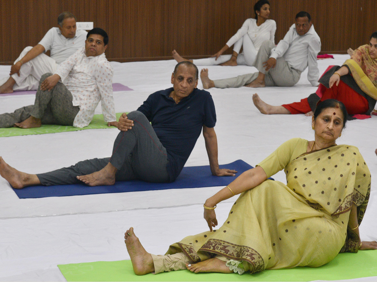 international yoga day hyderabad Photo Gallery - Sakshi7