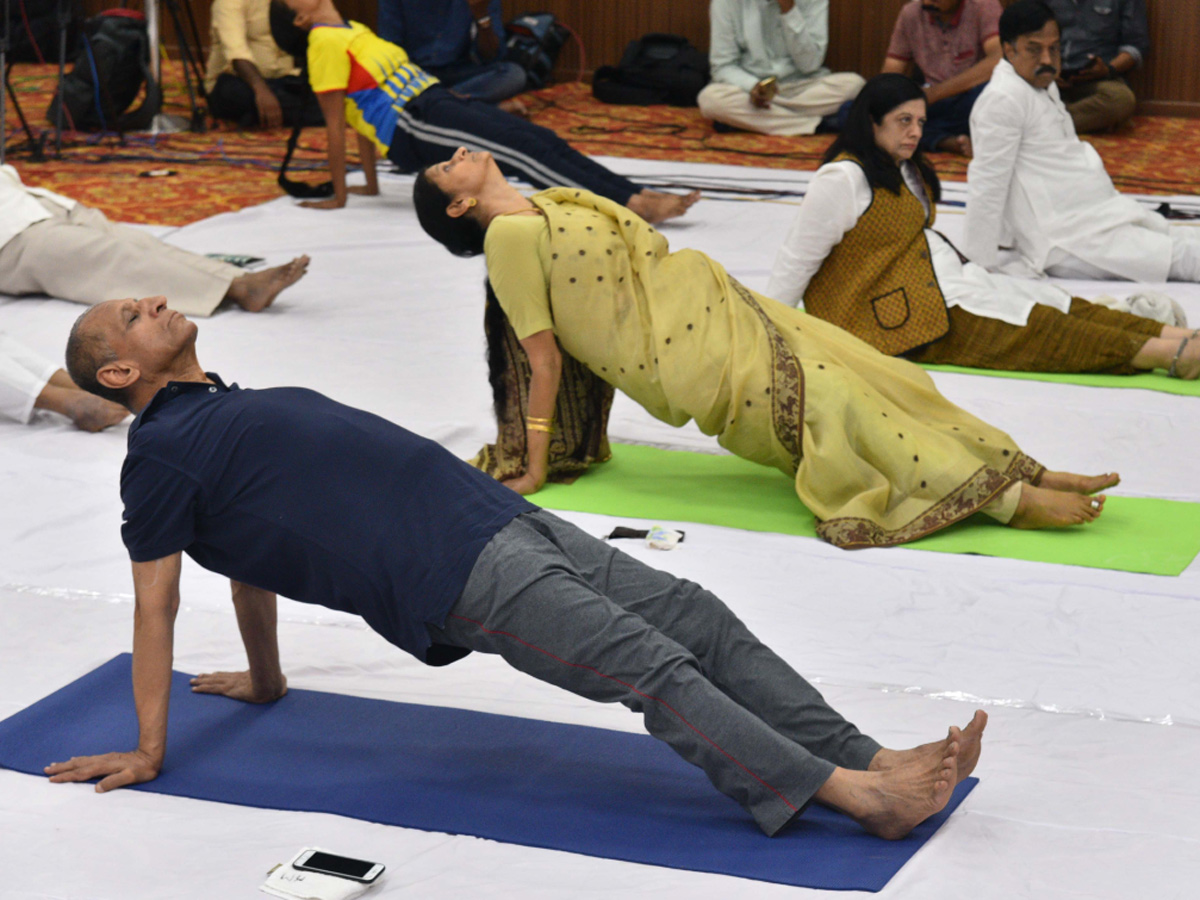 international yoga day hyderabad Photo Gallery - Sakshi9