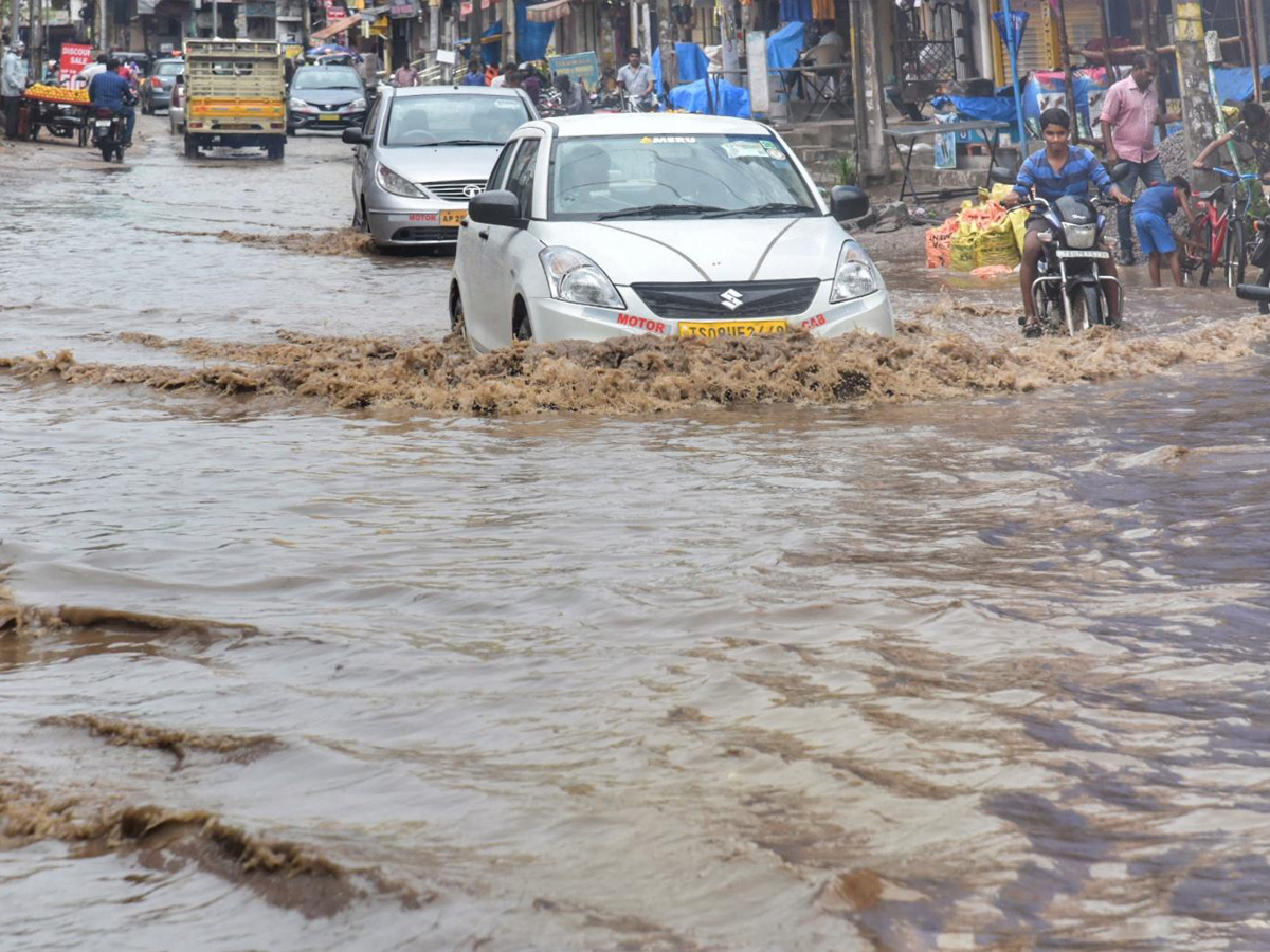 Heavy Rain In Hyderabad Today Photo Gallery - Sakshi1