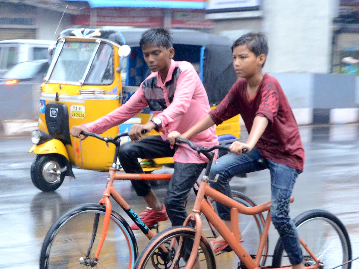 Heavy Rain In Hyderabad Today Photo Gallery - Sakshi12