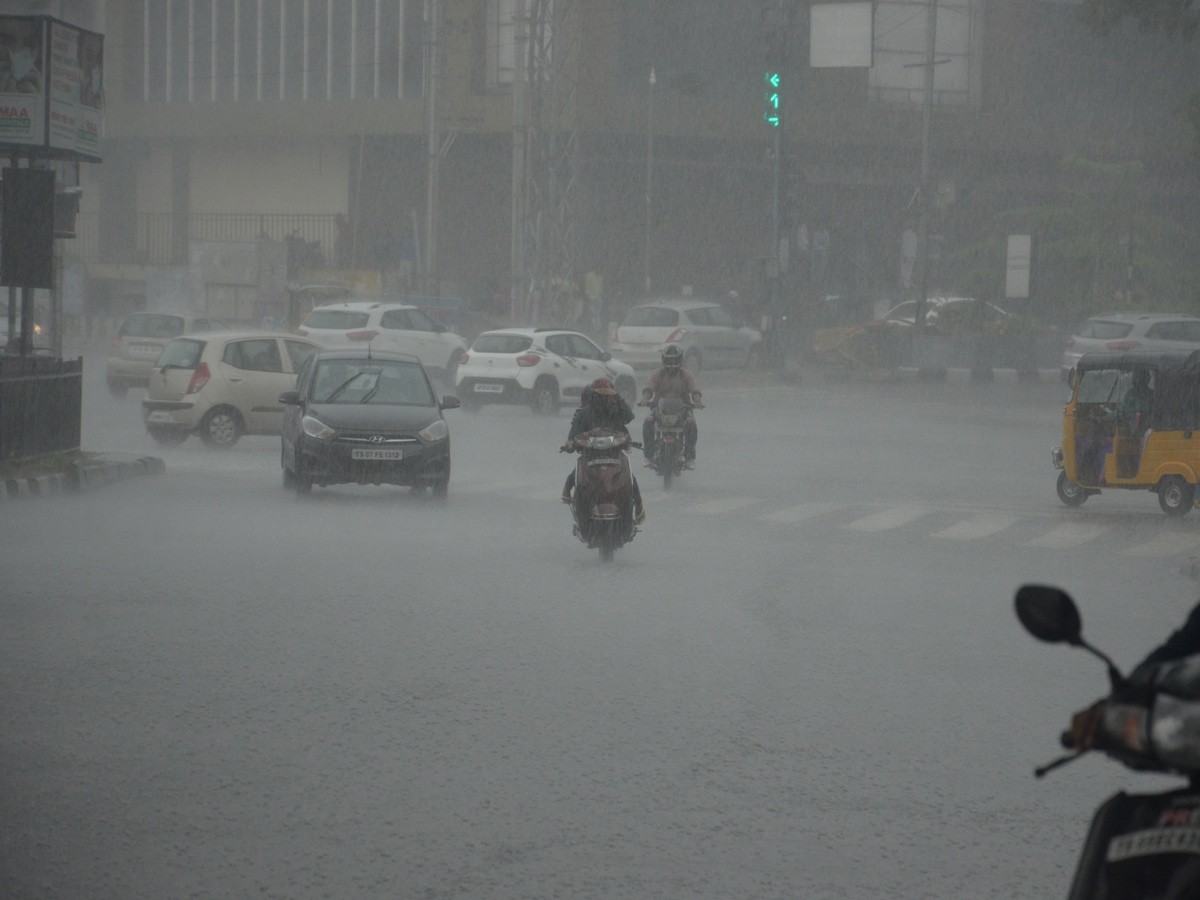 Heavy Rain In Hyderabad Today Photo Gallery - Sakshi2