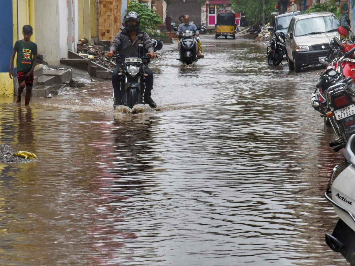 Heavy Rain In Hyderabad Today Photo Gallery - Sakshi27