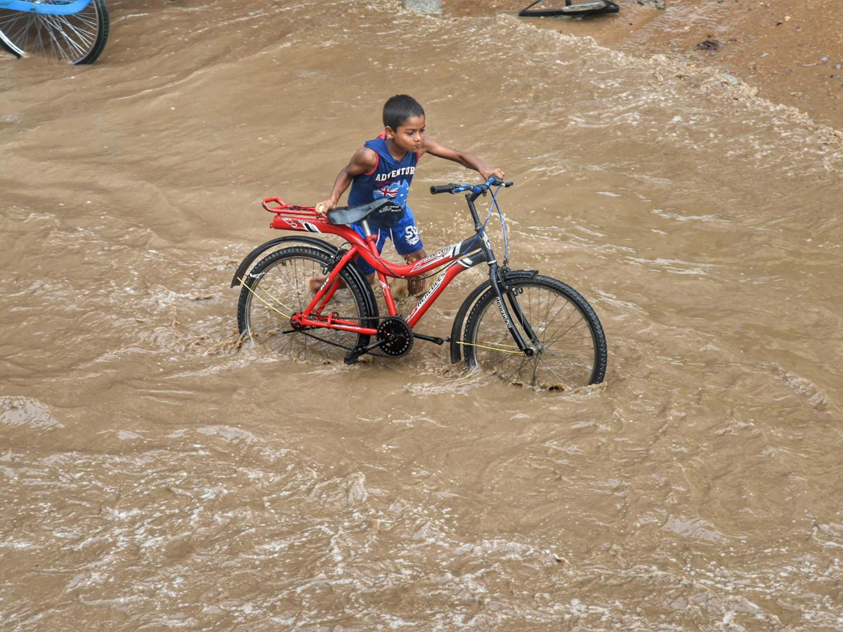 Heavy Rain In Hyderabad Today Photo Gallery - Sakshi7