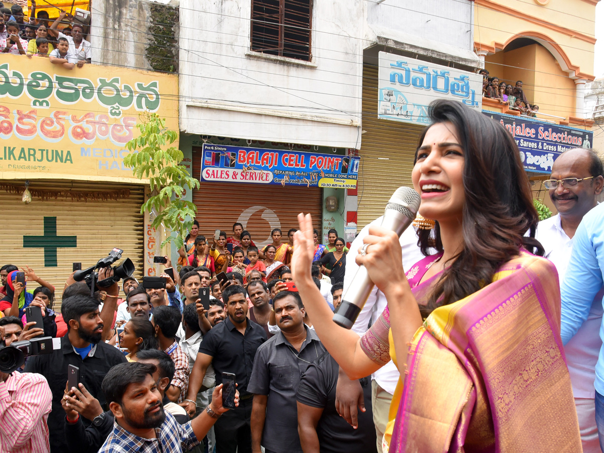 samantha Launch Chennai Shopping mall at Siddipet Photo Gallery - Sakshi1