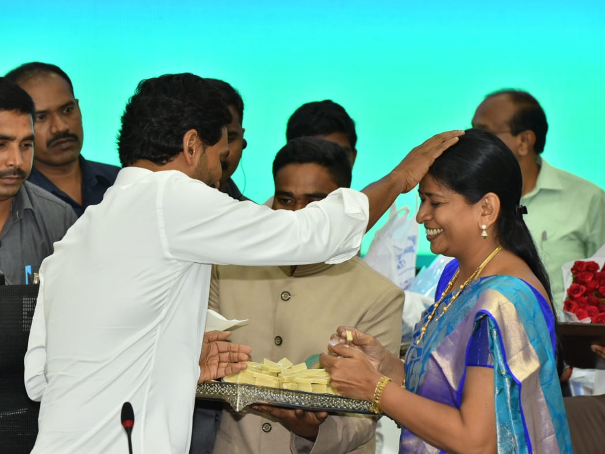 CM YS Jagan holds Collectors meeting at Praja Vedika Photo Gallery - Sakshi11