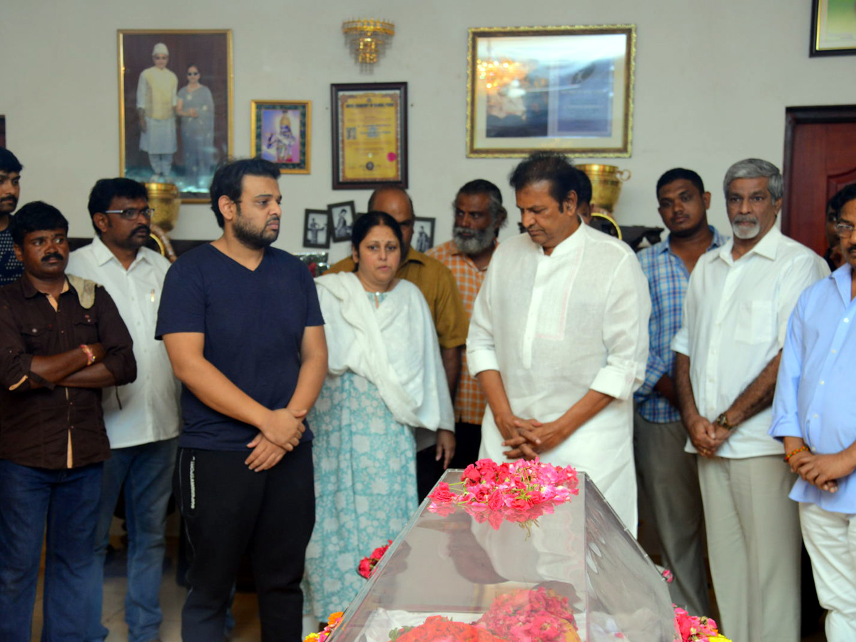 Senior Director And Actor Vijaya Nirmala Passed Away Photo Gallery - Sakshi7