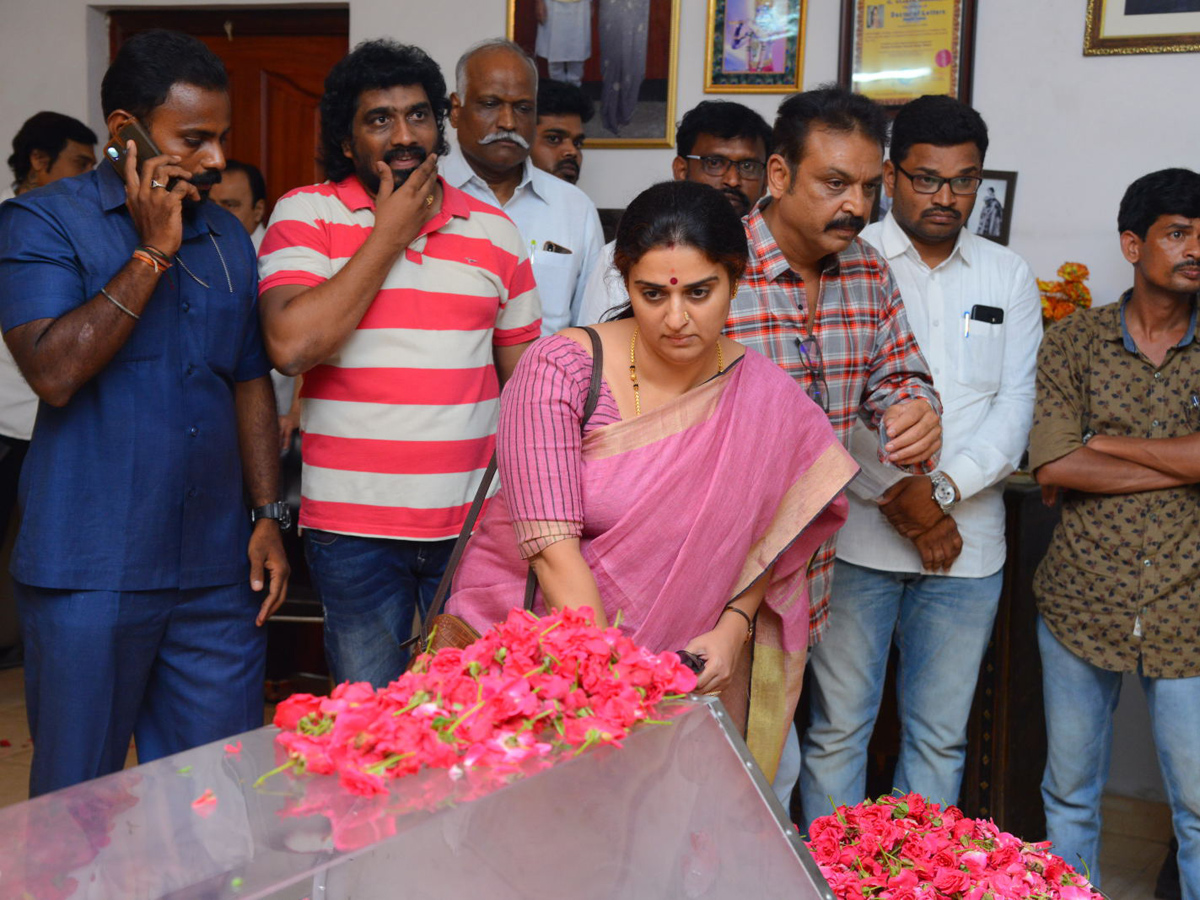 Senior Director And Actor Vijaya Nirmala Passed Away Photo Gallery - Sakshi16