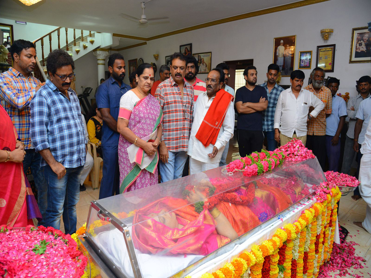 Senior Director And Actor Vijaya Nirmala Passed Away Photo Gallery - Sakshi24