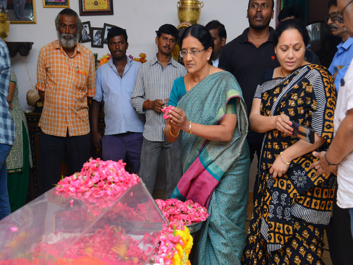 Senior Director And Actor Vijaya Nirmala Passed Away Photo Gallery - Sakshi27