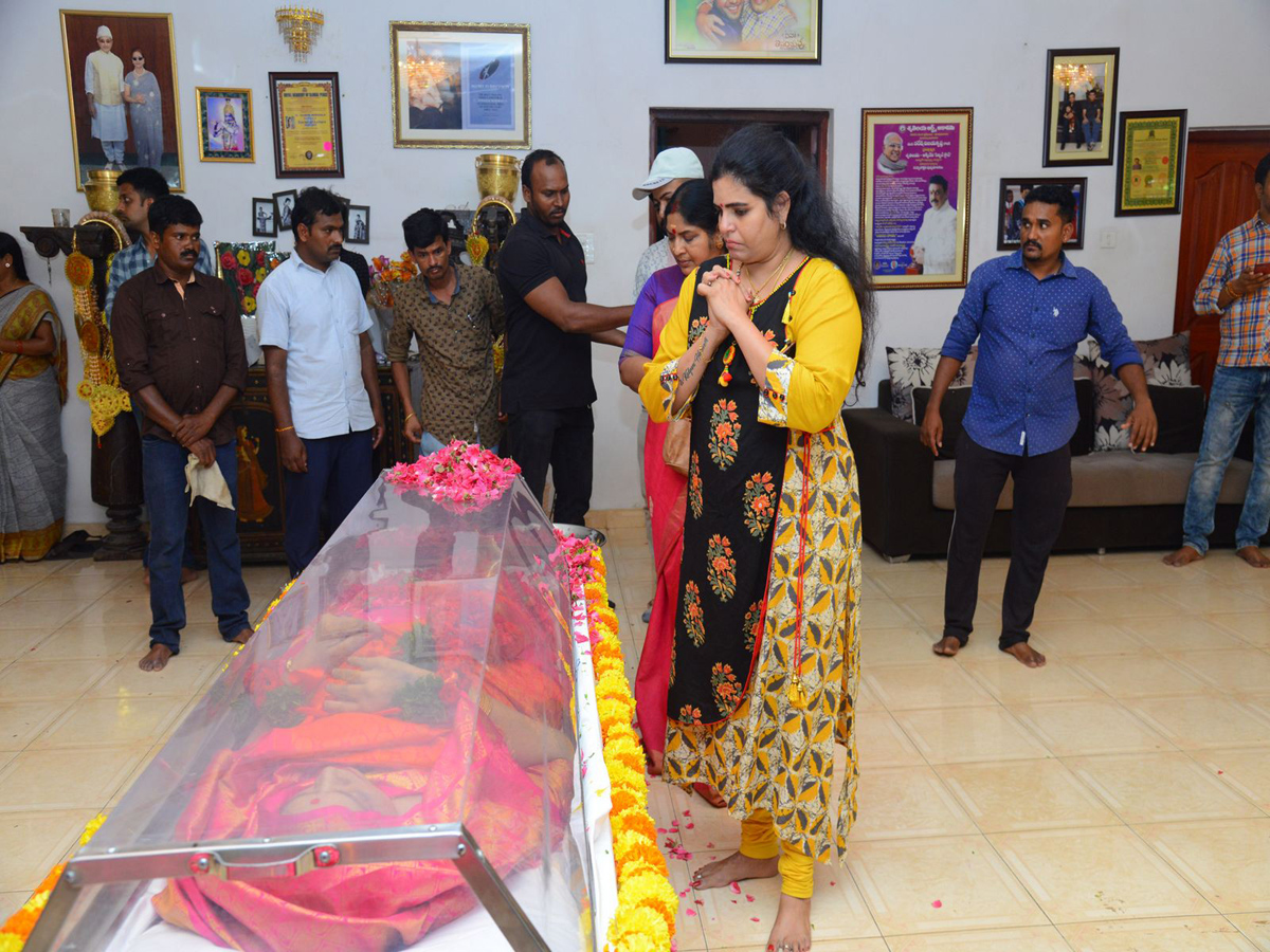 Senior Director And Actor Vijaya Nirmala Passed Away Photo Gallery - Sakshi35