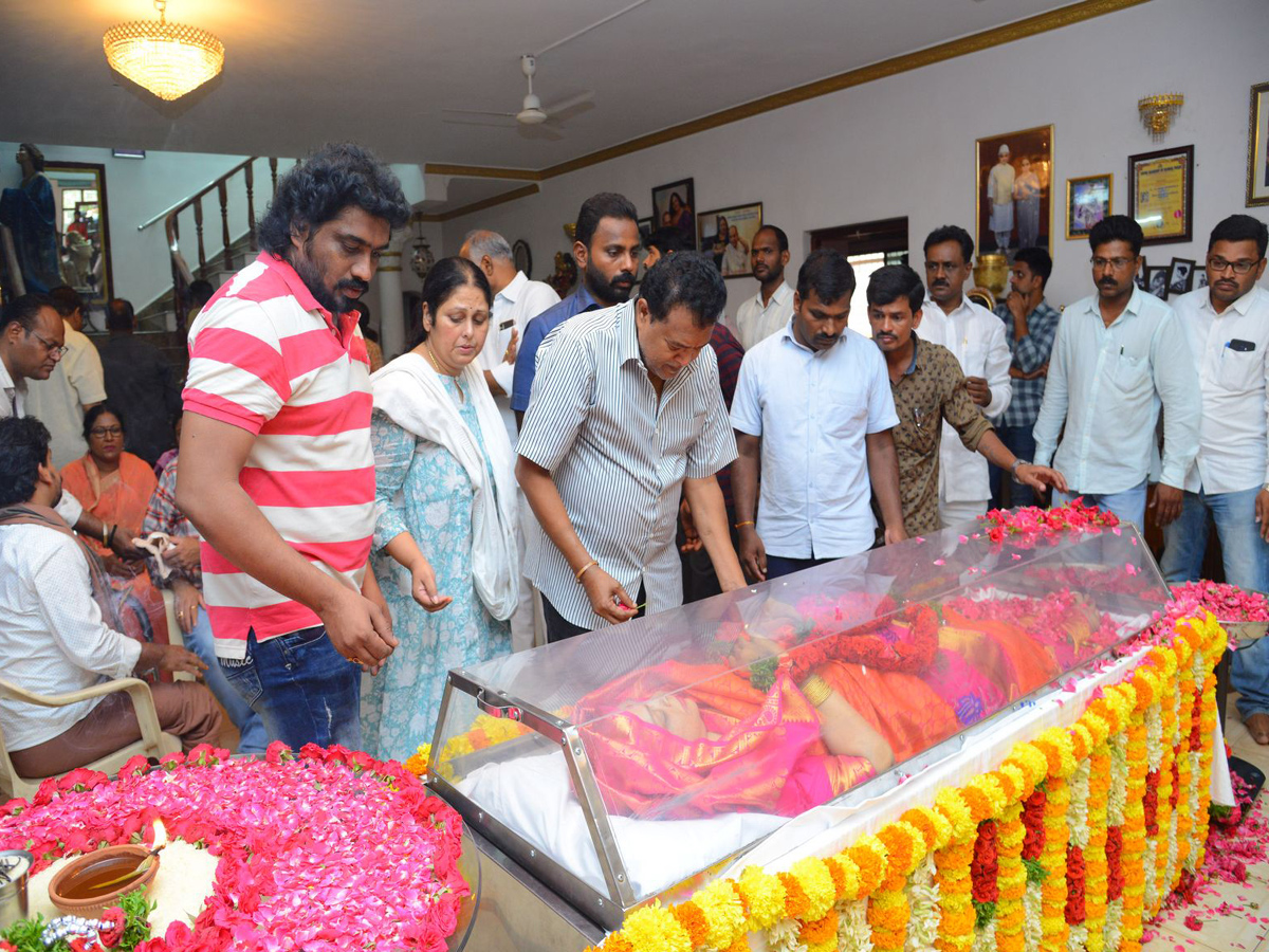 Senior Director And Actor Vijaya Nirmala Passed Away Photo Gallery - Sakshi44