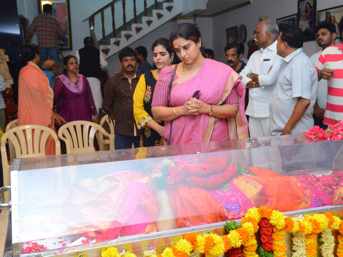 Senior Director And Actor Vijaya Nirmala Passed Away Photo Gallery - Sakshi14