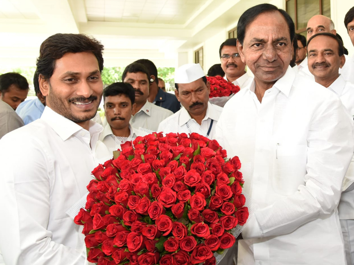 Two State Chief Ministers Jagan and KCR to Meet on Bifurcation Elements Photo Gallery - Sakshi7