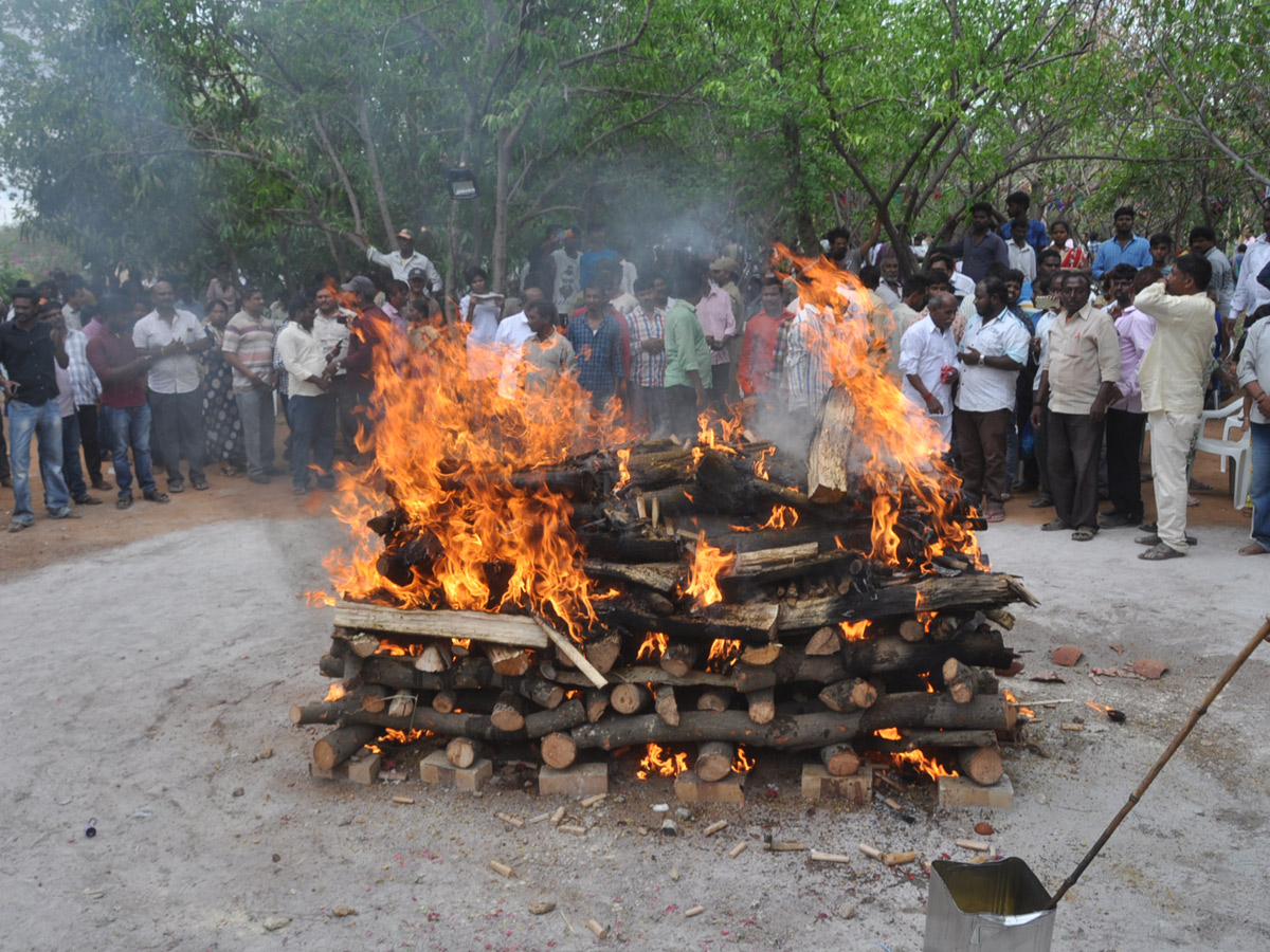 Vijaya Nirmala Last Journey Rituals Completed Photo Gallery - Sakshi11