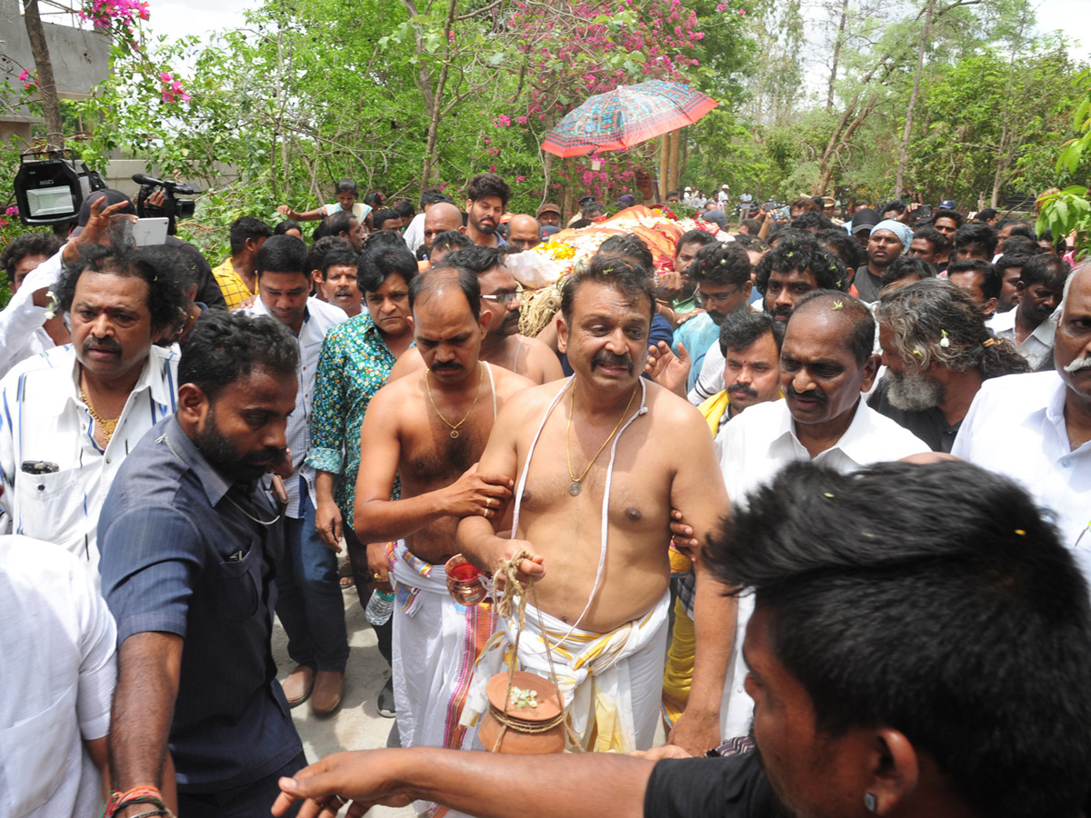 Vijaya Nirmala Last Journey Rituals Completed Photo Gallery - Sakshi4