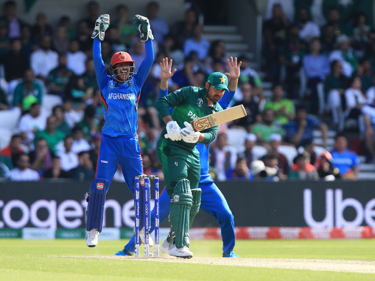 Pakistan beat Afghanistan by three wickets Photo Gallery - Sakshi5