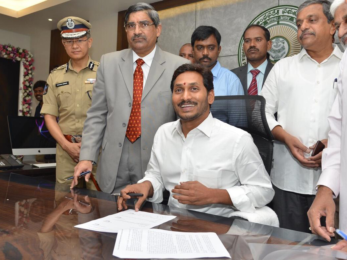 AP CM Jagan First Day in Secretariat in Amaravathi Photo Gallery - Sakshi1