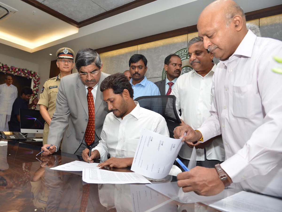 AP CM Jagan First Day in Secretariat in Amaravathi Photo Gallery - Sakshi10