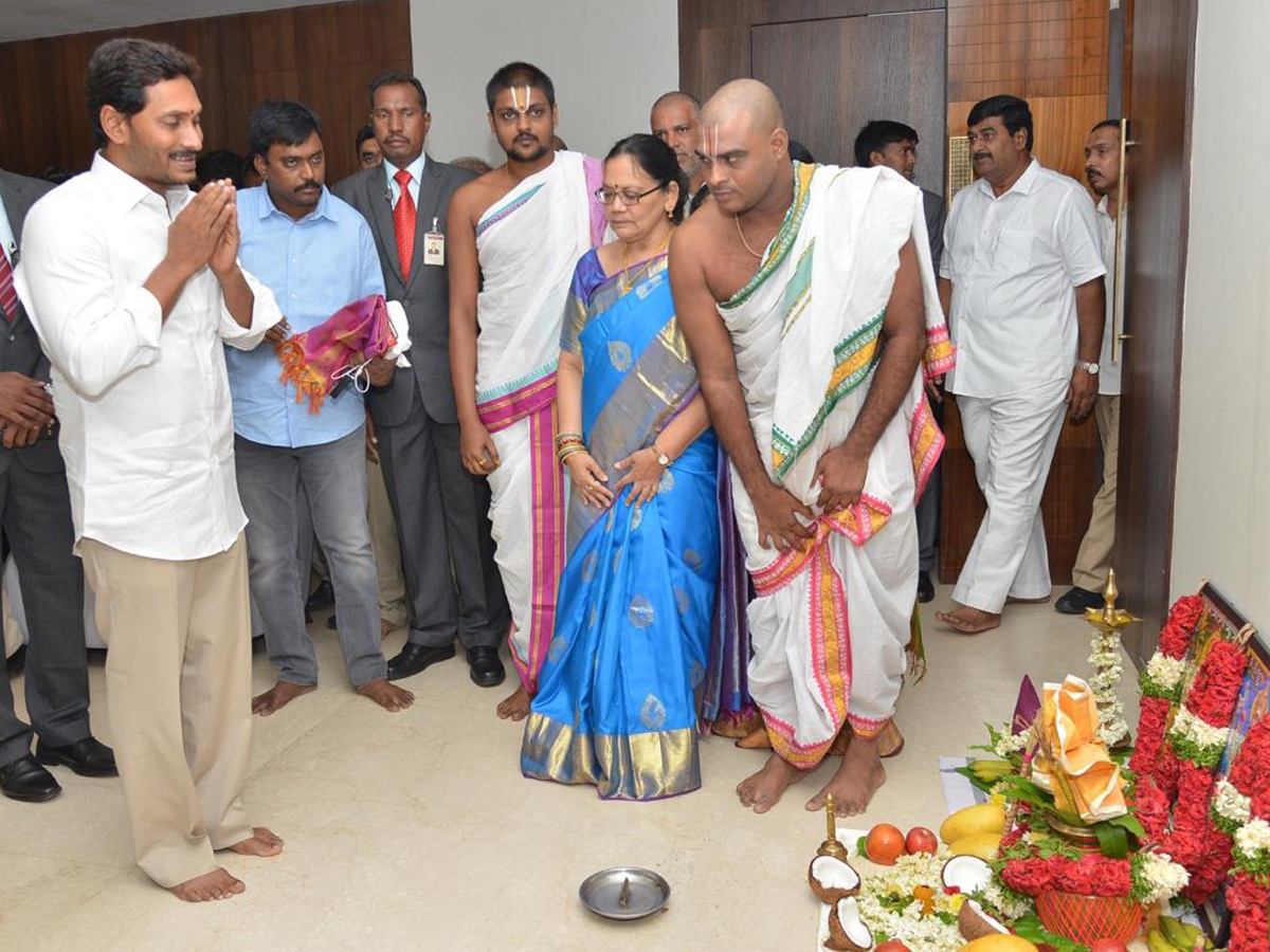 AP CM Jagan First Day in Secretariat in Amaravathi Photo Gallery - Sakshi6