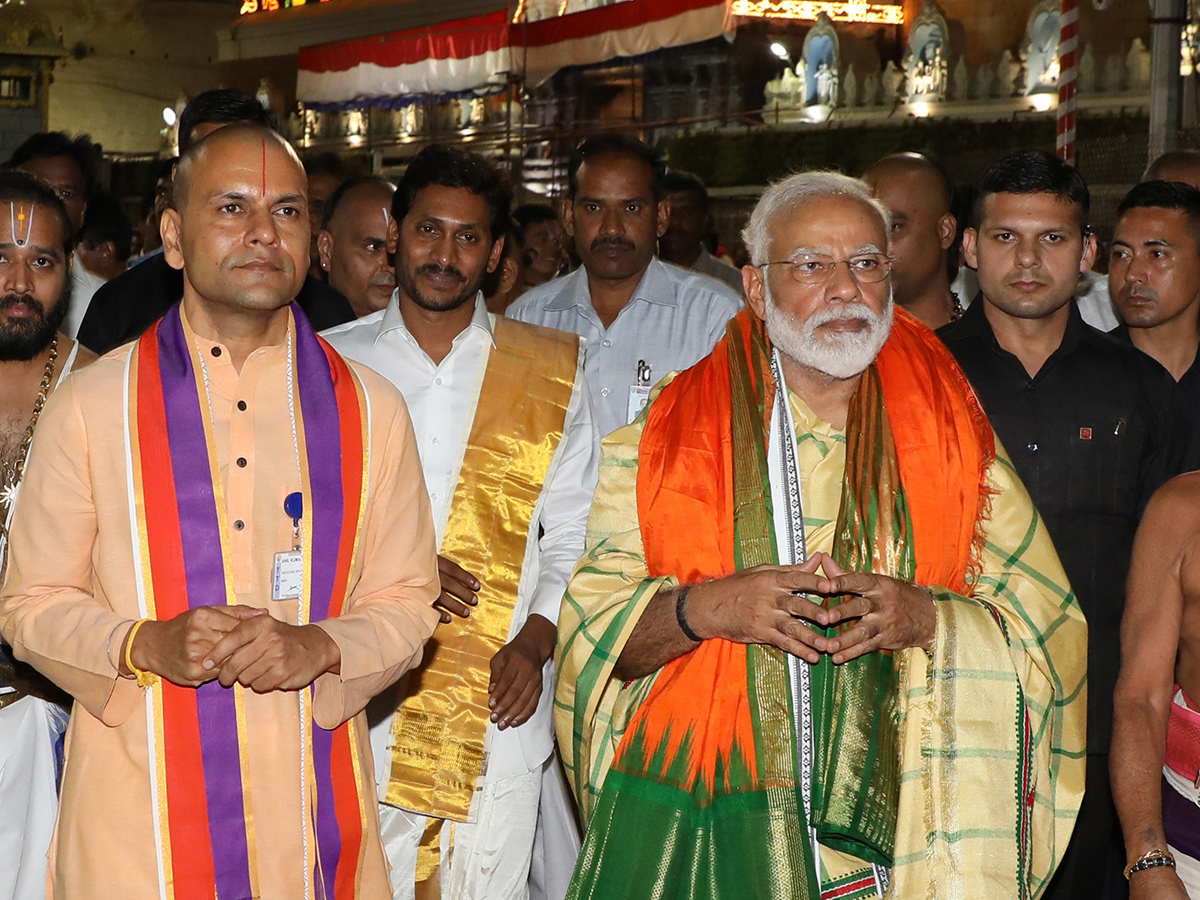 PM Narendra Modi, CM YS Jagan Mohan Reddy Tirumala Tour - Sakshi24