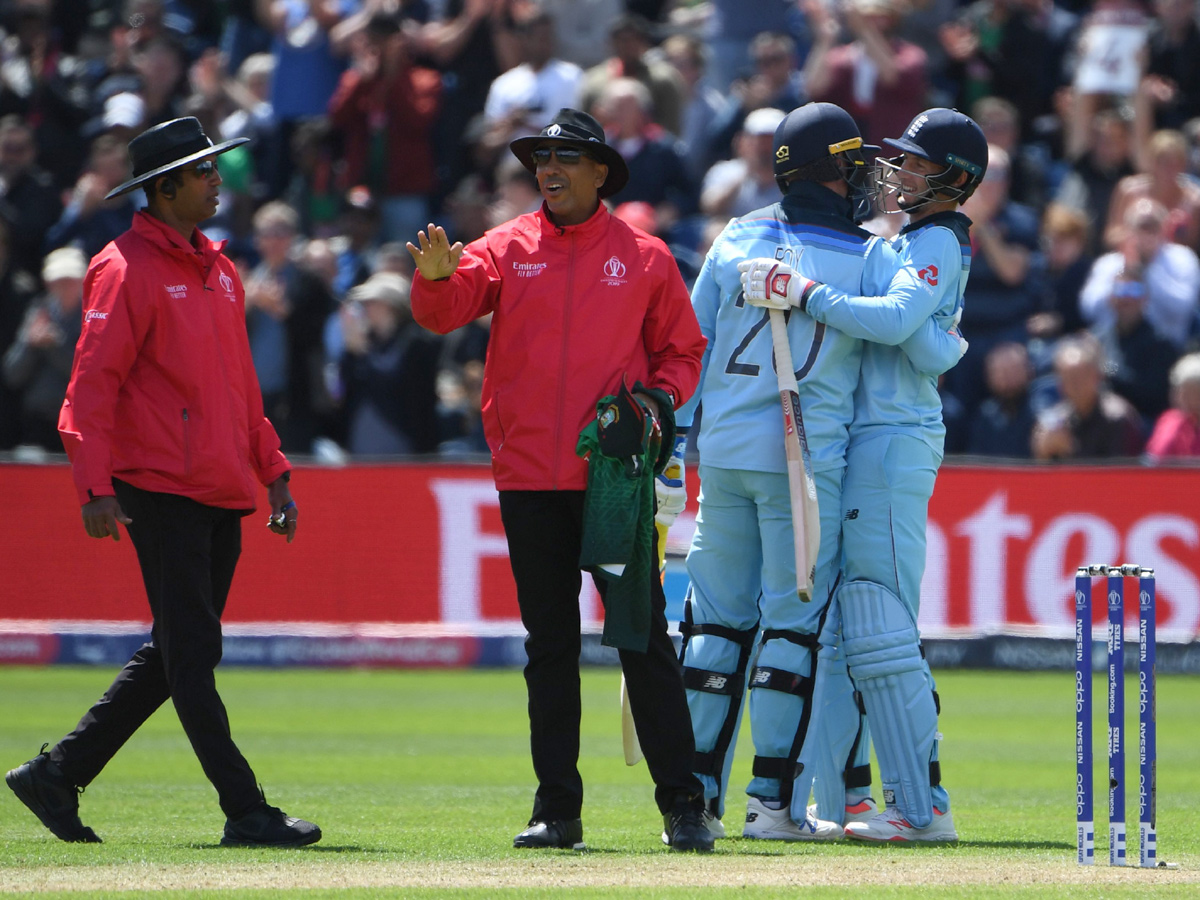 england beat bangladesh 106 runs Photo Gallery - Sakshi27