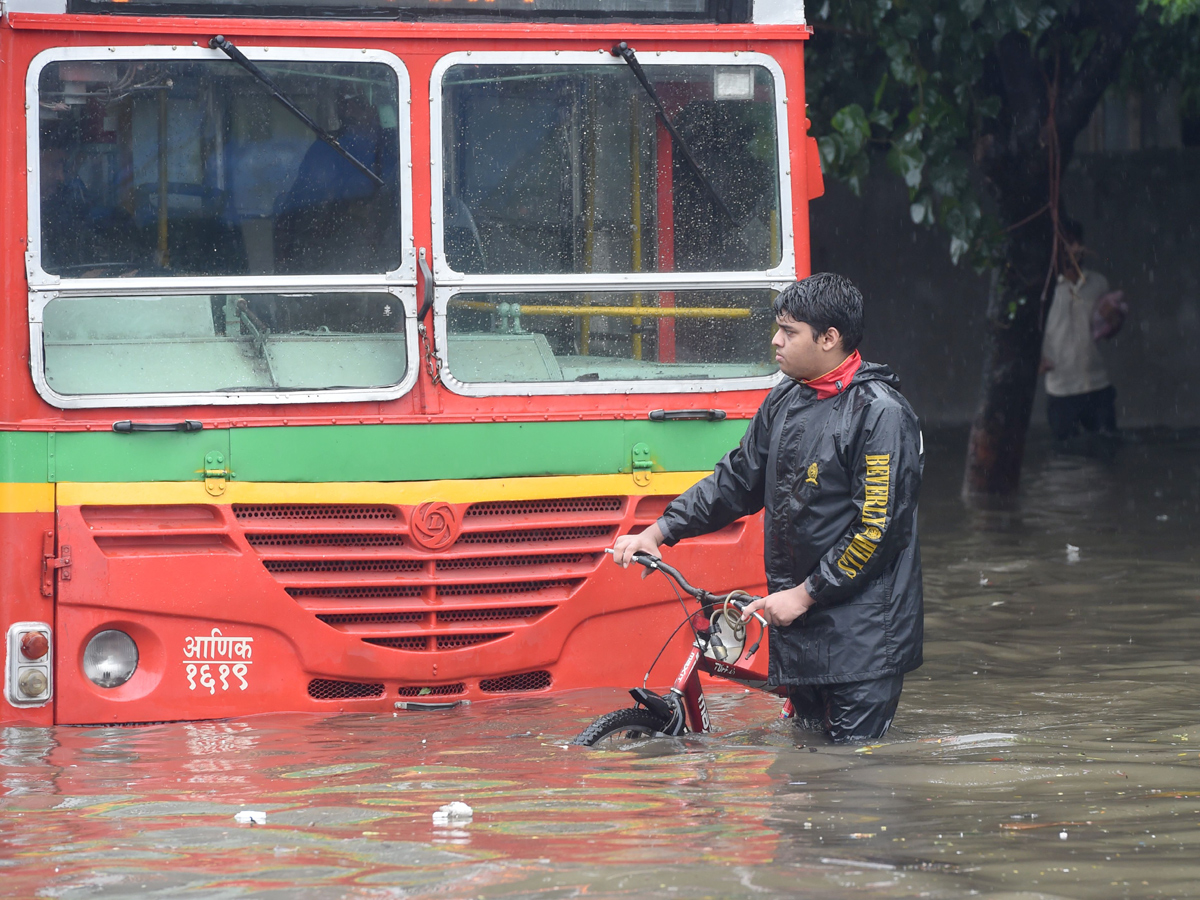 heavy rains in mumbai Photo Gallery - Sakshi13