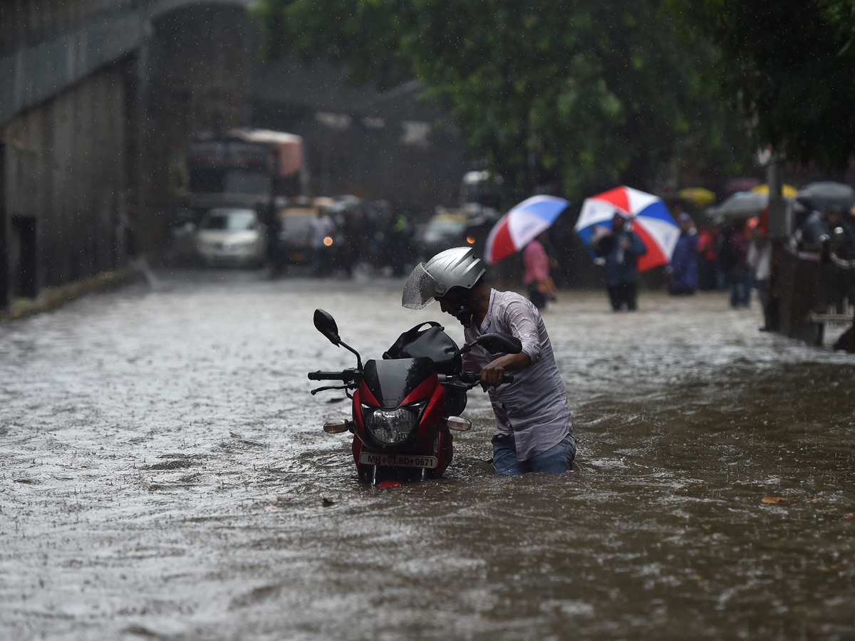 heavy rains in mumbai Photo Gallery - Sakshi8