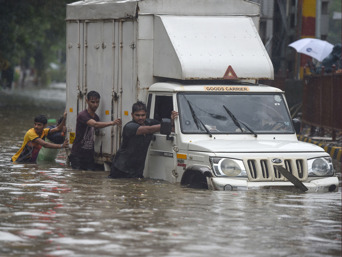 heavy rains in mumbai Photo Gallery - Sakshi9