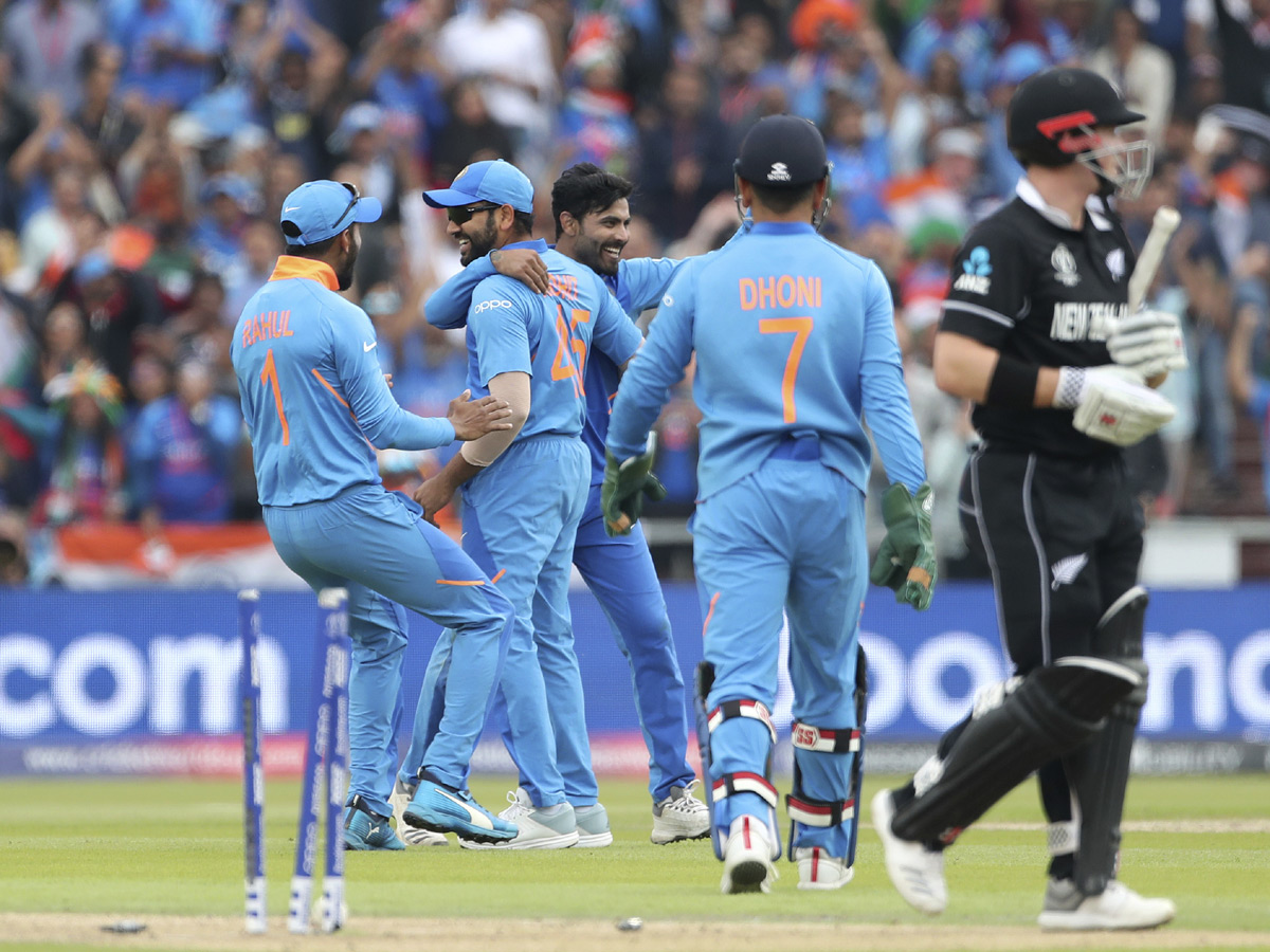 New Zealand beat India by 18 runs to enter final Photo Gallery - Sakshi36