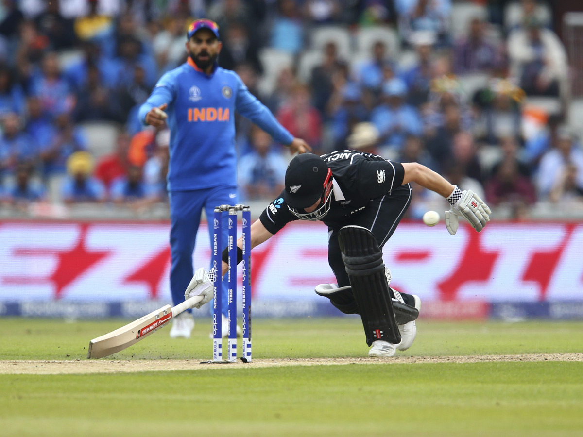 New Zealand beat India by 18 runs to enter final Photo Gallery - Sakshi37