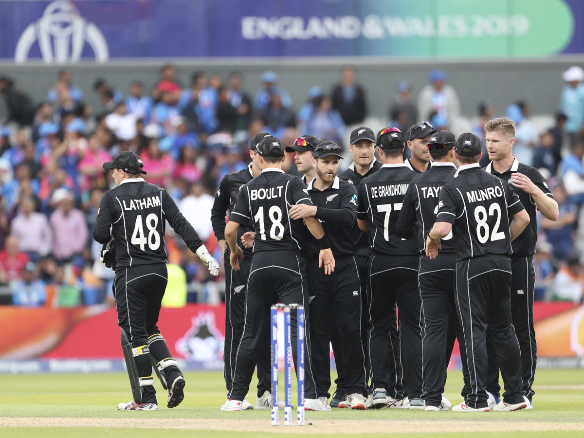 New Zealand beat India by 18 runs to enter final Photo Gallery - Sakshi40