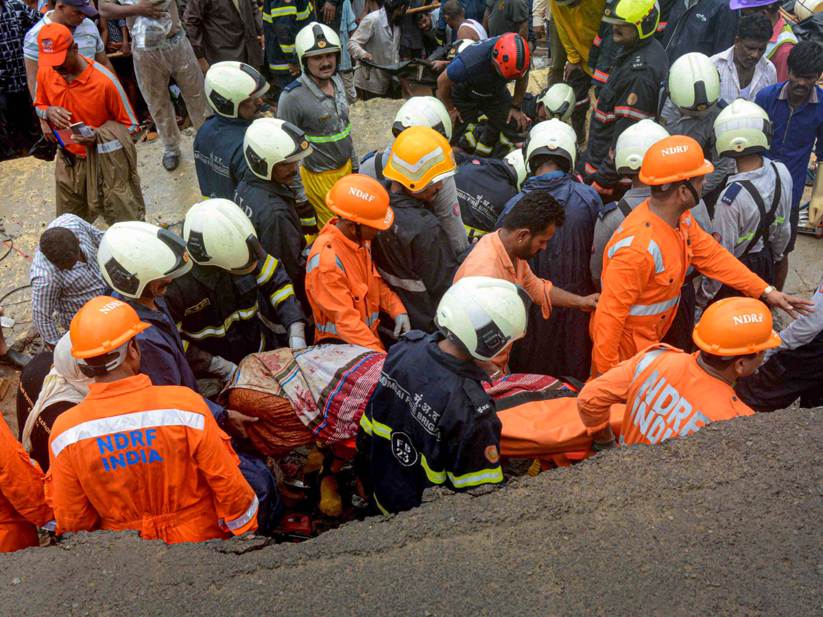 Heavy rains in Mumbai Photo Gallery - Sakshi17