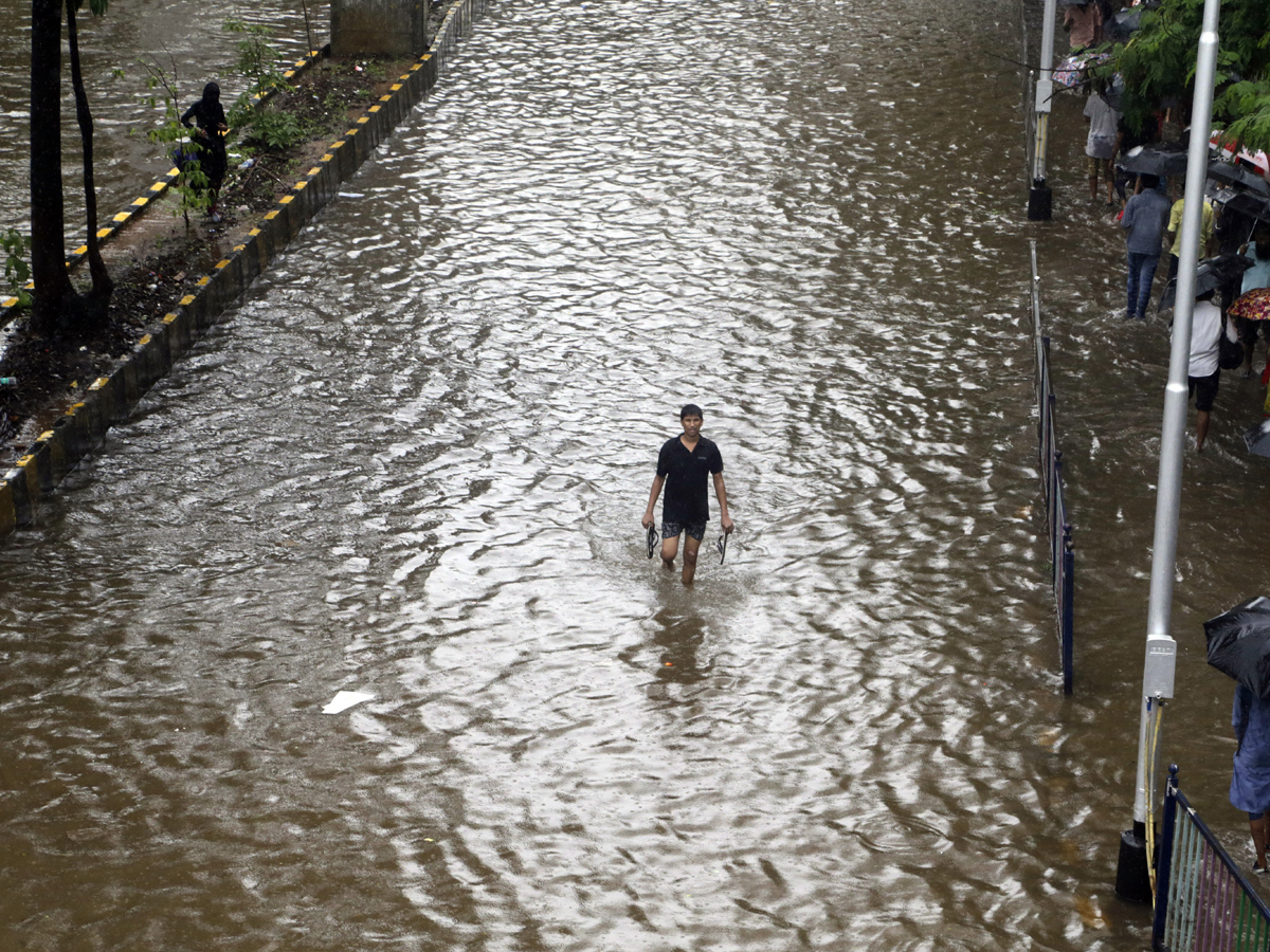 Heavy rains in Mumbai Photo Gallery - Sakshi6