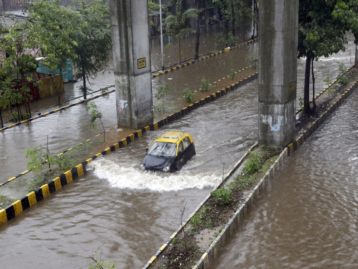 Heavy rains in Mumbai Photo Gallery - Sakshi1