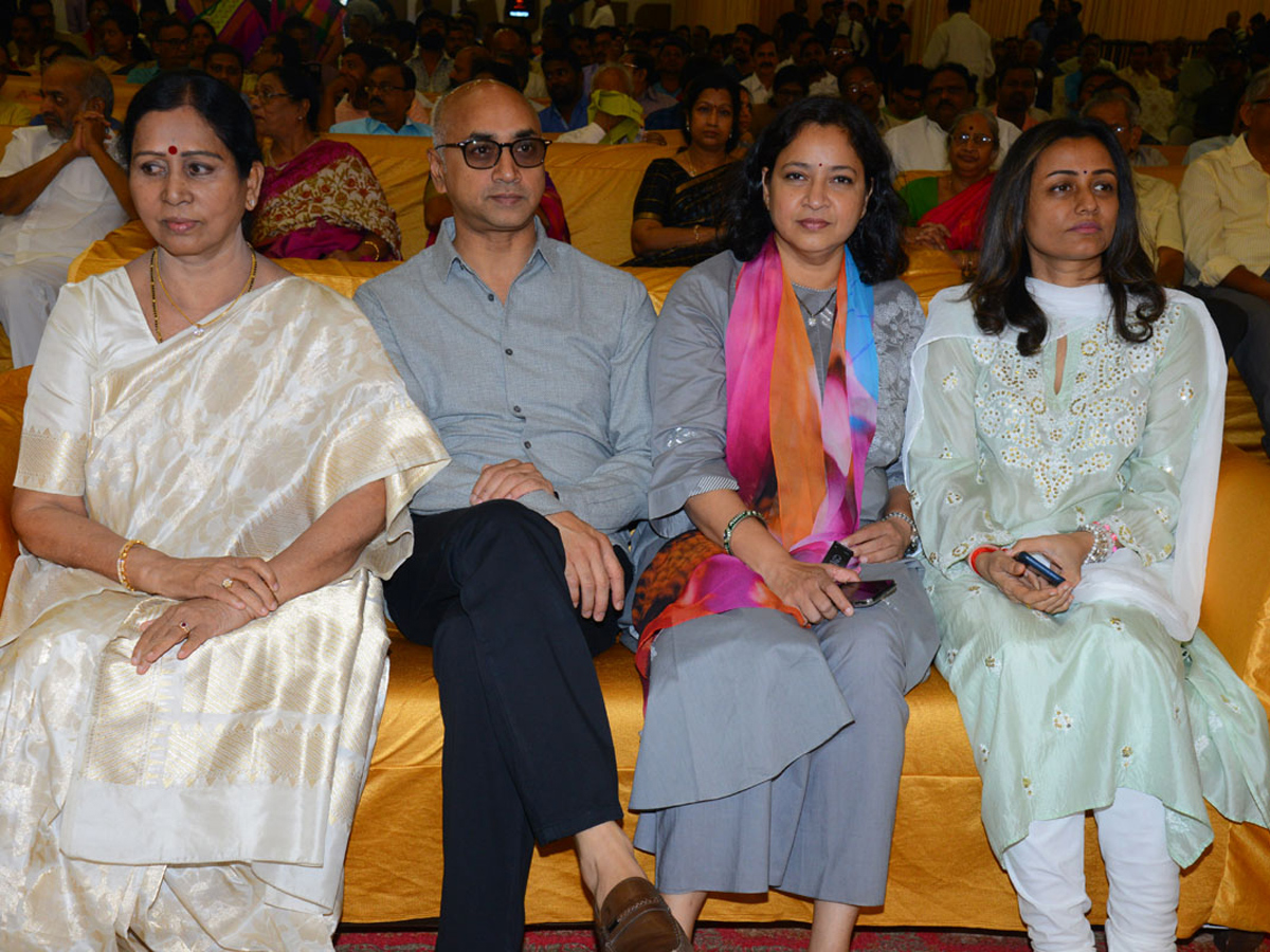  Vijaya Nirmala Gari Dasha Dina Karma In Sandhya Conventions Photo Gallery  - Sakshi13