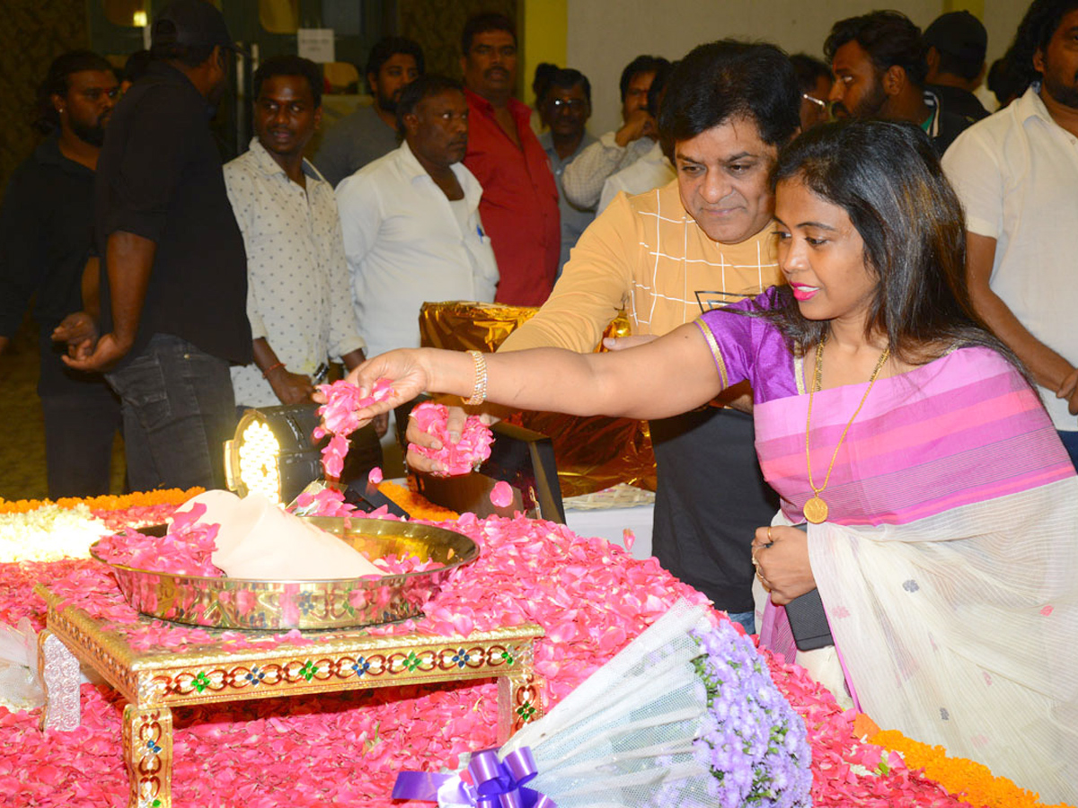  Vijaya Nirmala Gari Dasha Dina Karma In Sandhya Conventions Photo Gallery  - Sakshi7