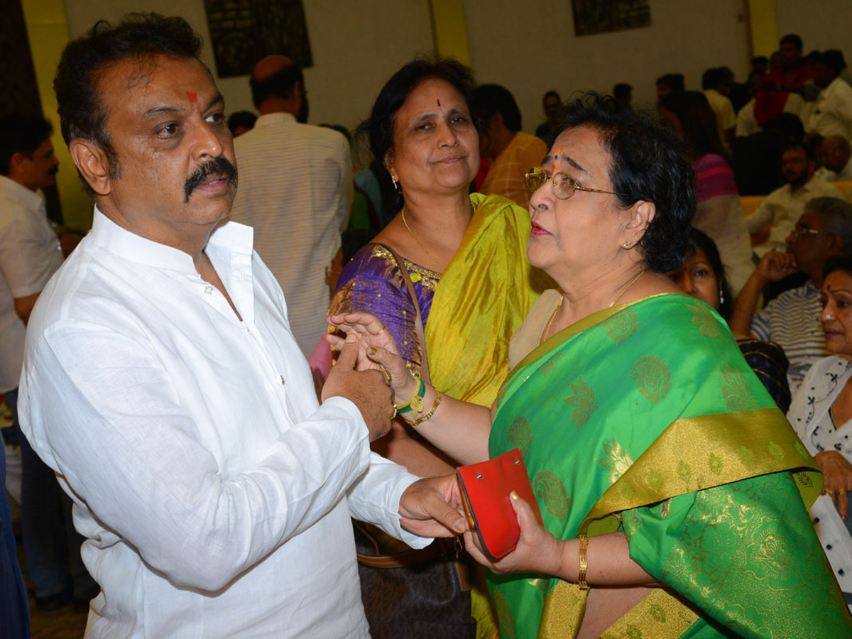  Vijaya Nirmala Gari Dasha Dina Karma In Sandhya Conventions Photo Gallery  - Sakshi8