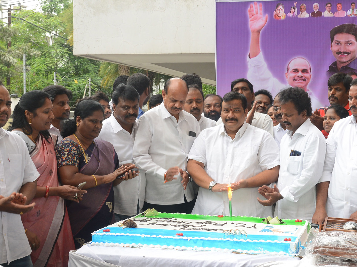 YSR 70th Birth Anniversary Celebrations At Lotus Pond Photo Gallery - Sakshi17