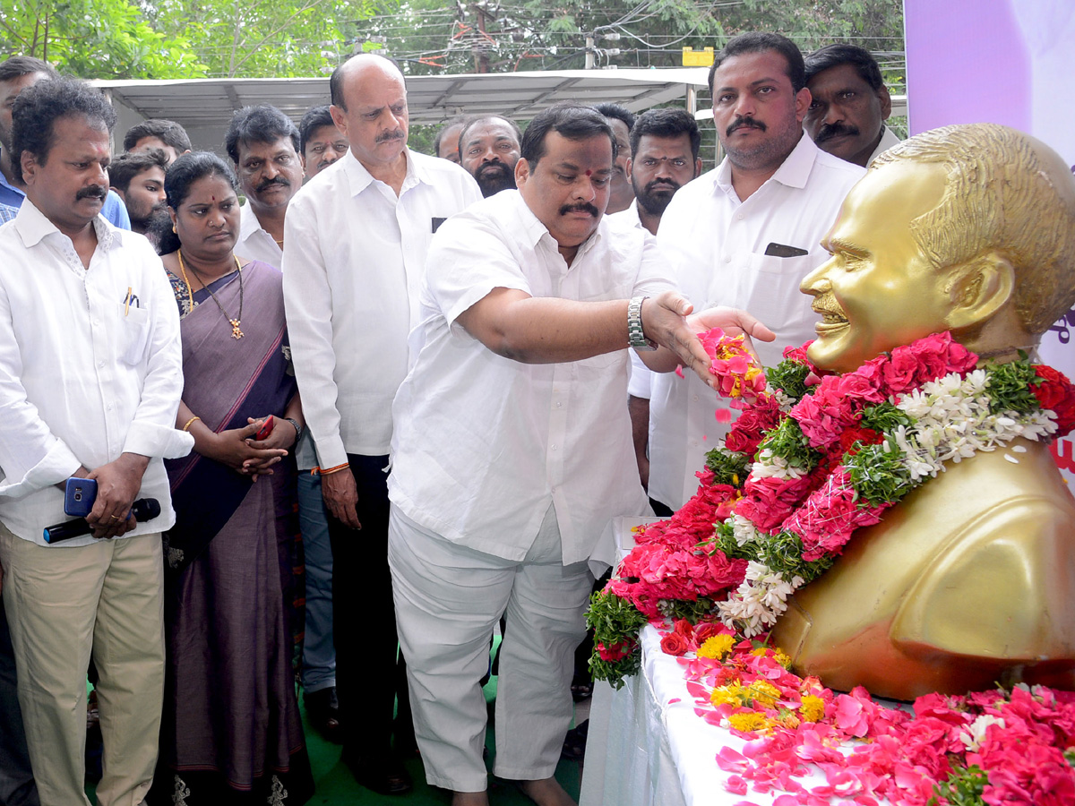 YSR 70th Birth Anniversary Celebrations At Lotus Pond Photo Gallery - Sakshi2