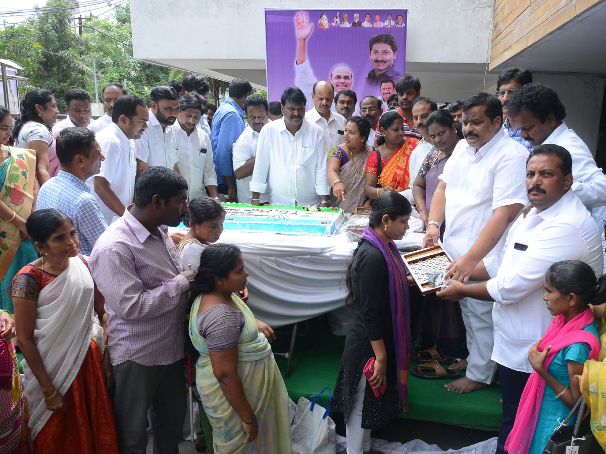 YSR 70th Birth Anniversary Celebrations At Lotus Pond Photo Gallery - Sakshi8