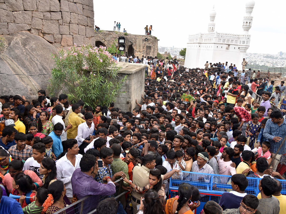 Bonalu festival kicks off at Golconda Fort Photo Gallery  - Sakshi15