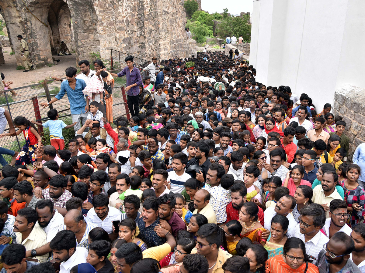 Bonalu festival kicks off at Golconda Fort Photo Gallery  - Sakshi17