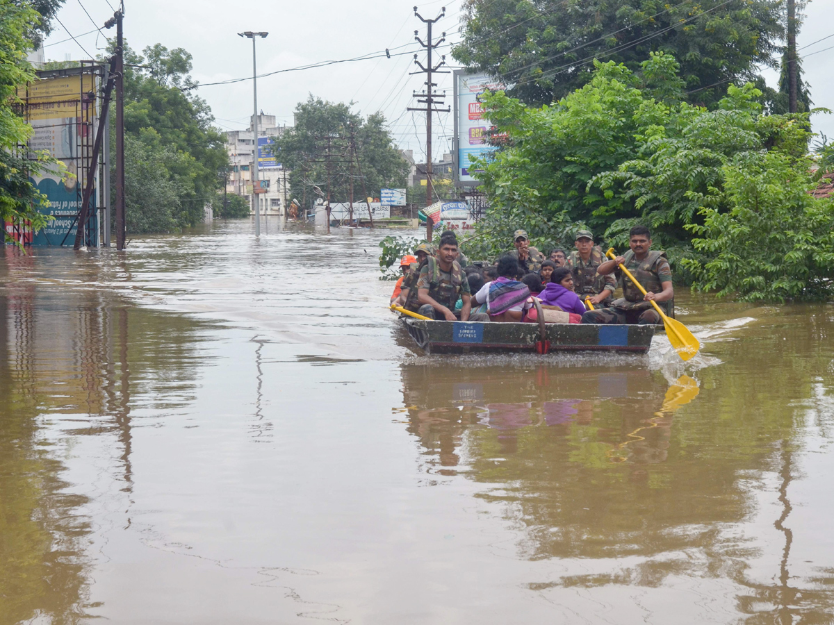 Kerala, Karnataka, tamilnadu heavy rain Photo Gallery - Sakshi3