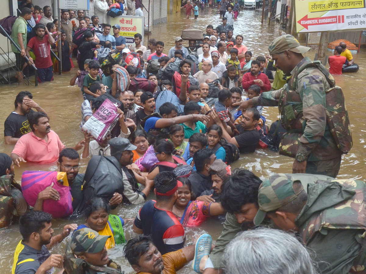 Kerala, Karnataka, tamilnadu heavy rain Photo Gallery - Sakshi5