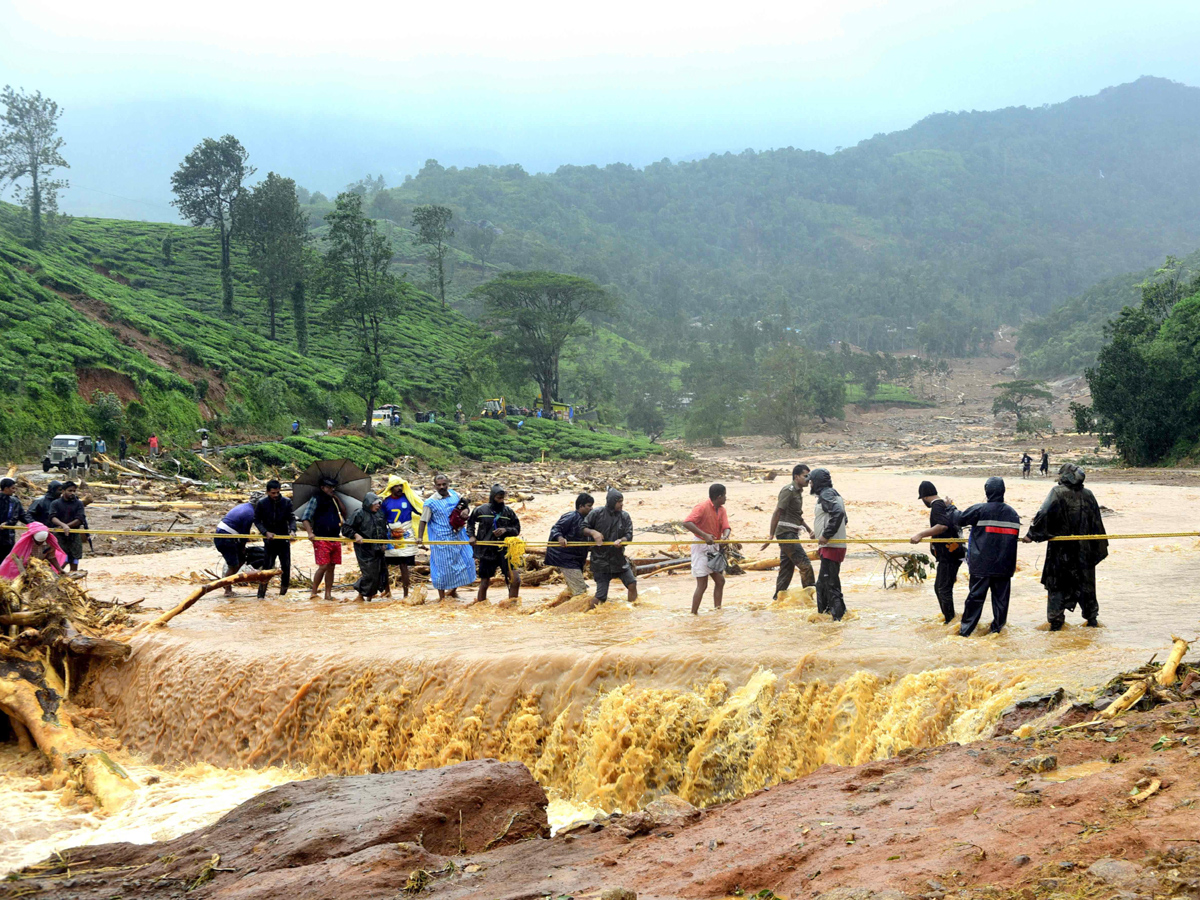 Kerala, Karnataka, tamilnadu heavy rain Photo Gallery - Sakshi6