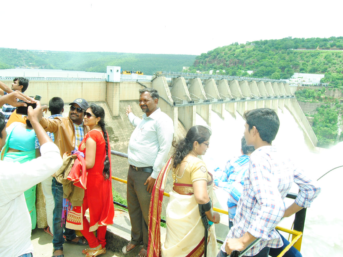 Srisailam Dam Gets Huge inflows Photo Gallery - Sakshi1