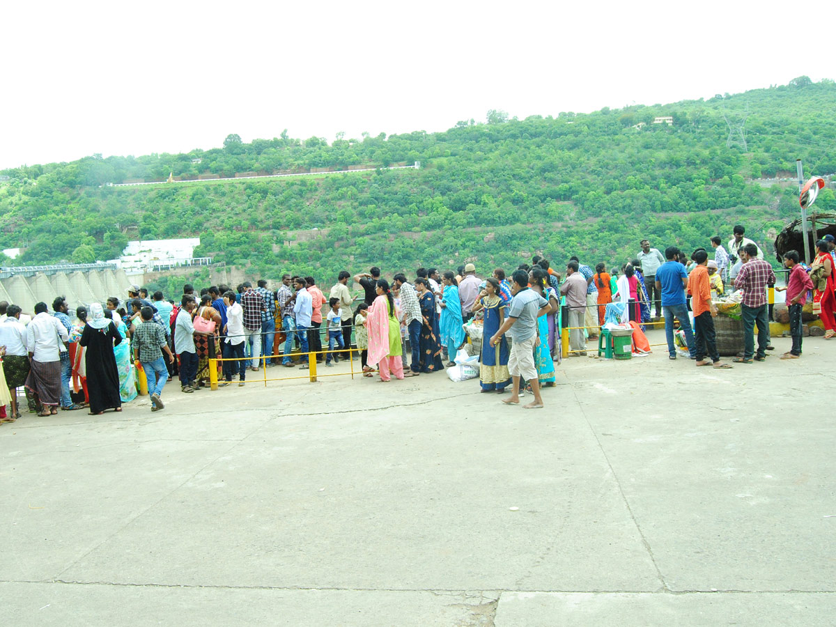 Srisailam Dam Gets Huge inflows Photo Gallery - Sakshi13