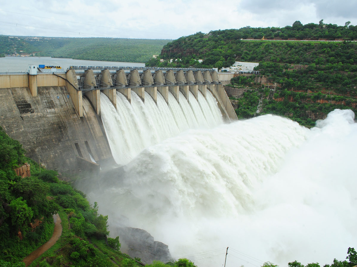 Srisailam Dam Gets Huge inflows Photo Gallery - Sakshi14