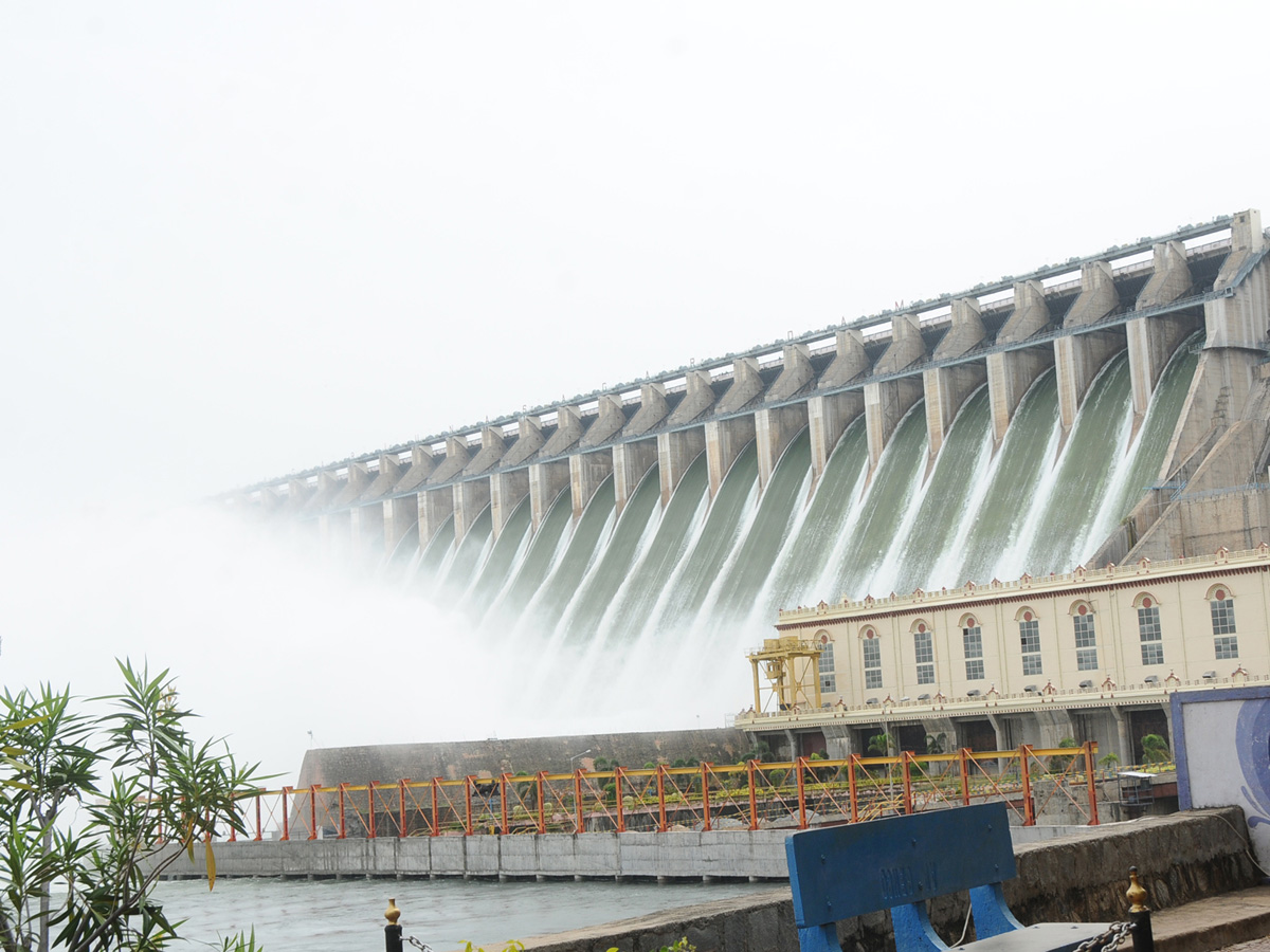 All 26 Gates Lifted at Nagarjuna Sagar Dam Photo Gallery - Sakshi16