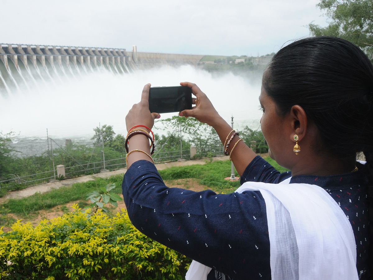 All 26 Gates Lifted at Nagarjuna Sagar Dam Photo Gallery - Sakshi28